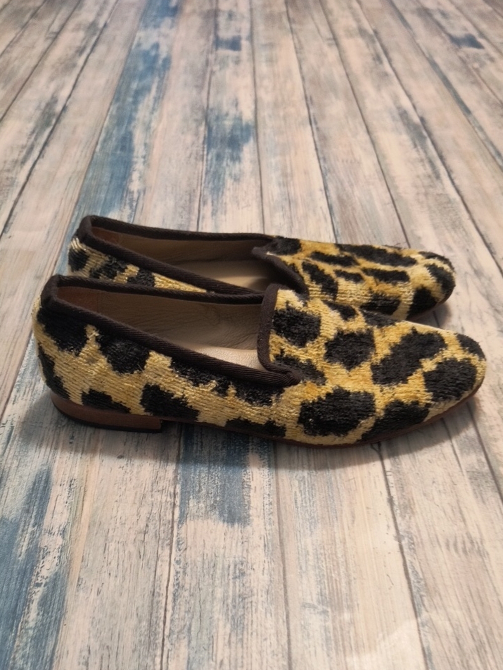 Artemis Design Co. leopard print loafers Sz 10
